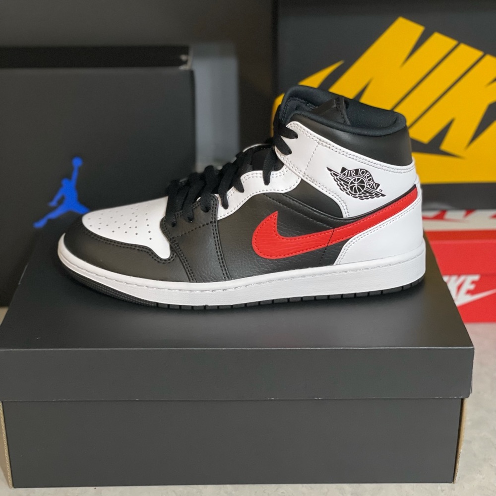 AJ1 Chili Red Dead Stock